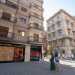 Qui si cominciano a notare i contrasti architettonici comuni a tutto il quartiere Murat, con eleganti edifici di inizio secolo che fanno a pugni con nuovi palazzi costruiti senza criterio negli anni 70 e 80